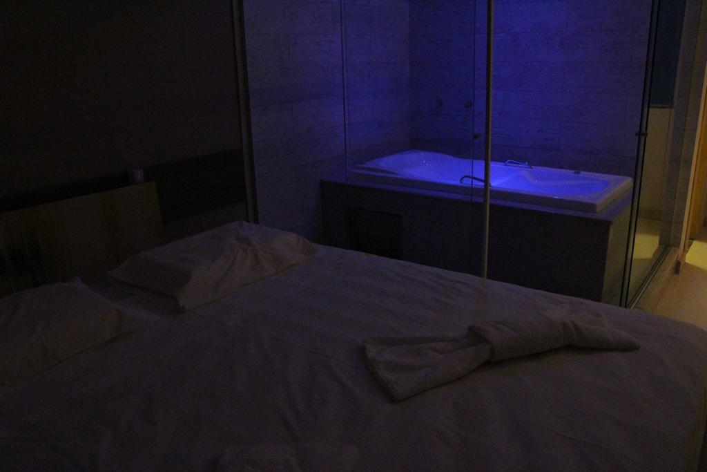 Hotel Paraiso Das Aguas Tucano Chambre photo